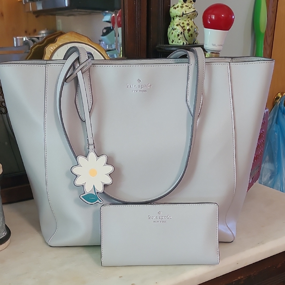 Kate Spade Light Gray Tote and Wallet Set